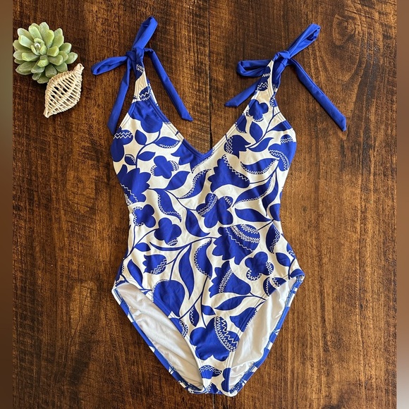 Kate Spade | Zigzag Floral Bow-Strap V-Neck One-Piece Swimsuit - Picture 4 of 9